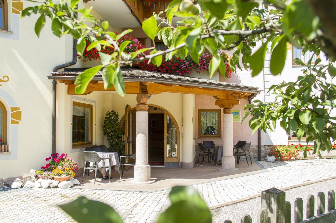 Hotel Genzianella Циано-ди-Фьемме Экстерьер фото
