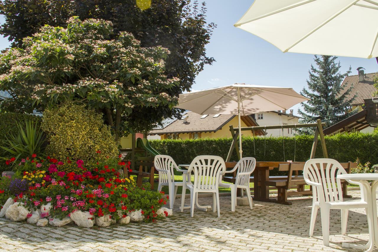 Hotel Genzianella Циано-ди-Фьемме Экстерьер фото
