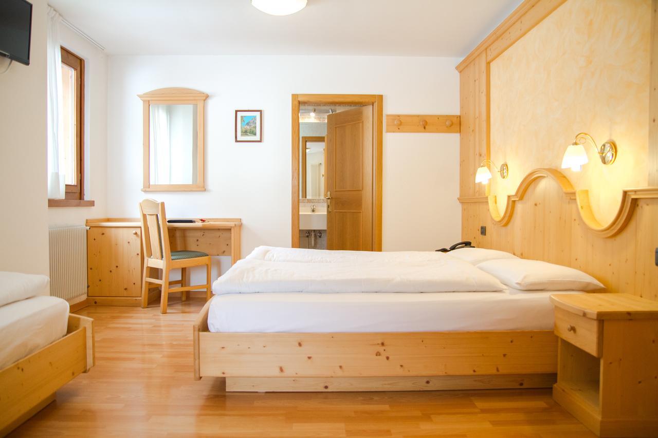 Hotel Genzianella Циано-ди-Фьемме Экстерьер фото