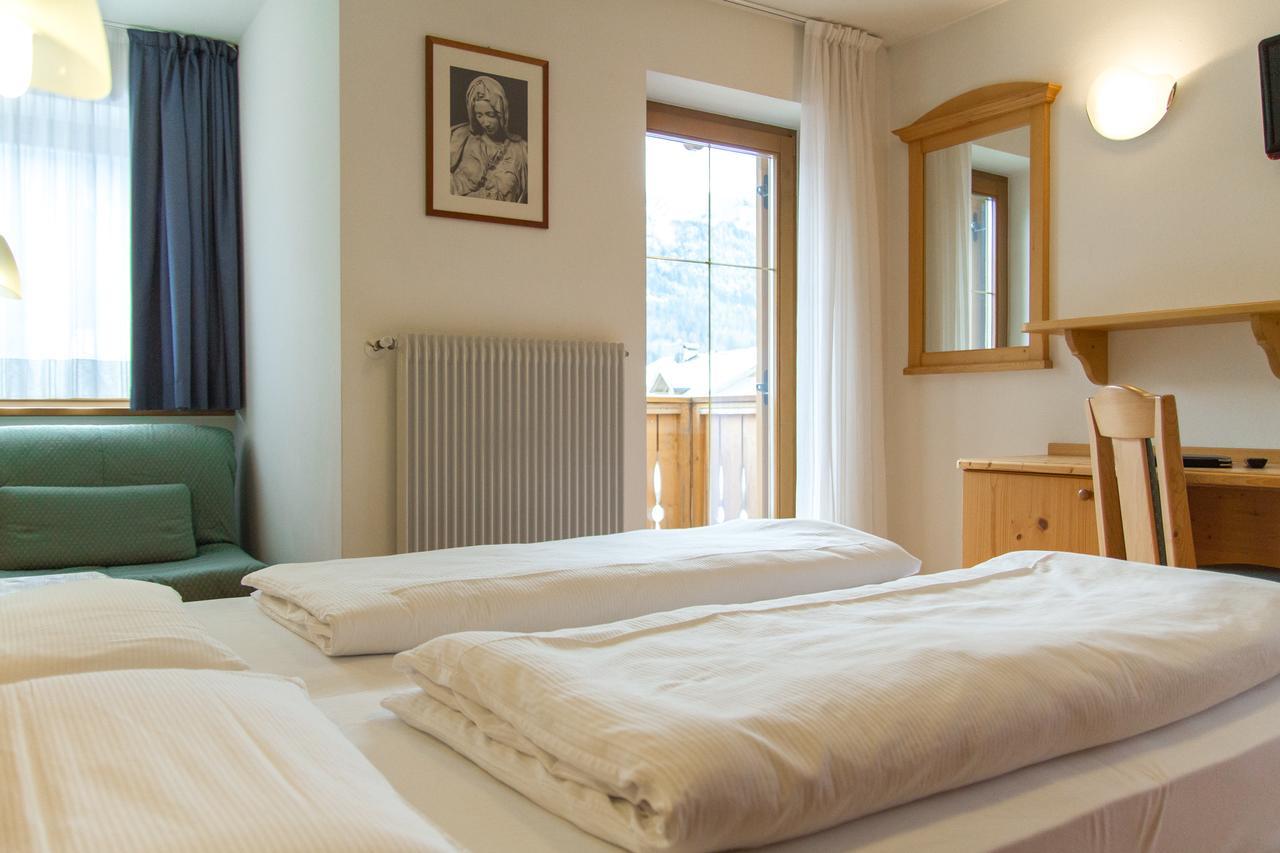 Hotel Genzianella Циано-ди-Фьемме Экстерьер фото