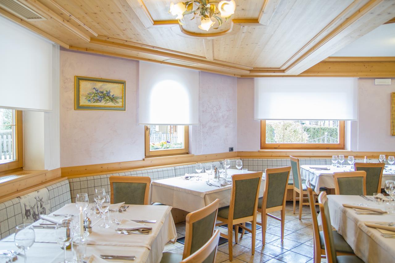 Hotel Genzianella Циано-ди-Фьемме Экстерьер фото